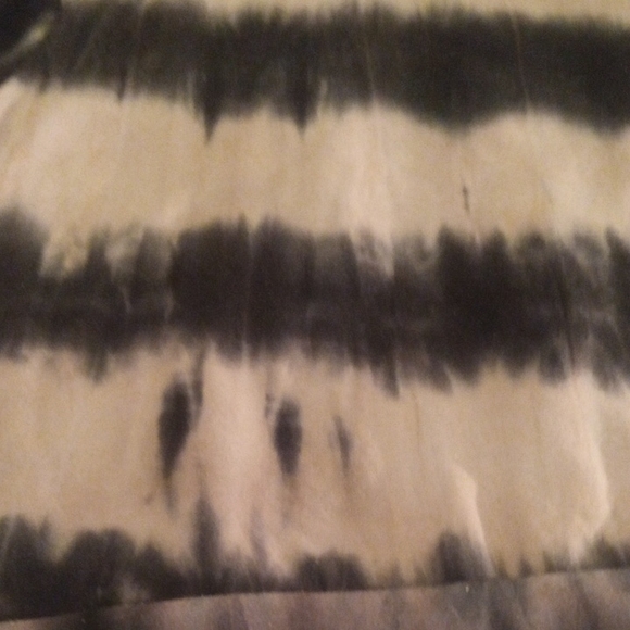 Black and Gray Tie-Dye Long Sleeve Top - Picture 8 of 13